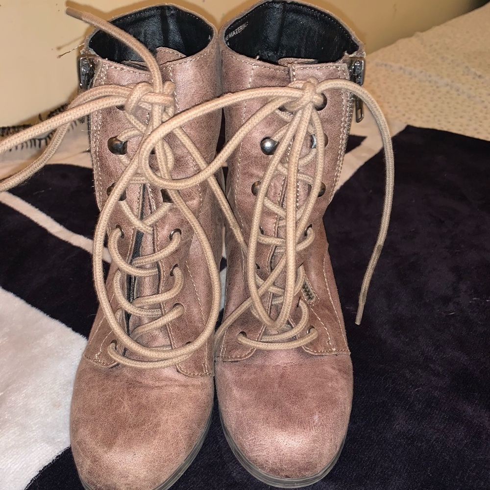 Boots - Picture 2 of 4